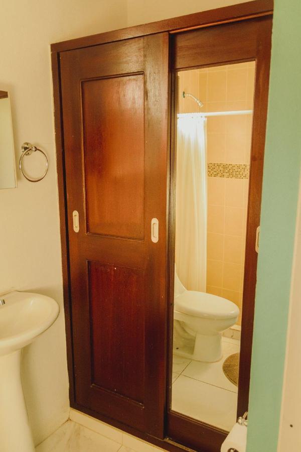 Hotel Casa Blanca Леон Экстерьер фото