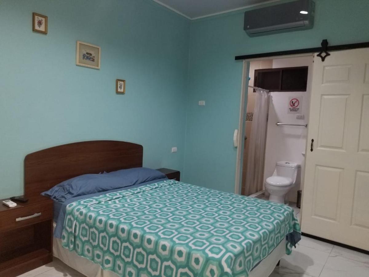 Hotel Casa Blanca Леон Экстерьер фото