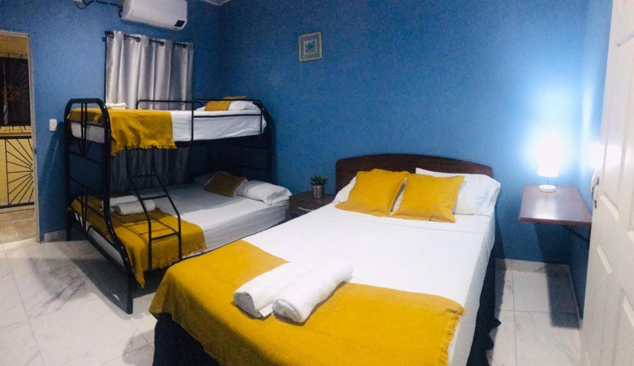 Hotel Casa Blanca Леон Экстерьер фото