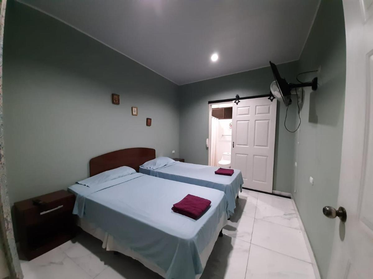 Hotel Casa Blanca Леон Экстерьер фото
